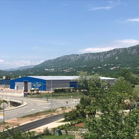 Redhill * Novi Vinodolski