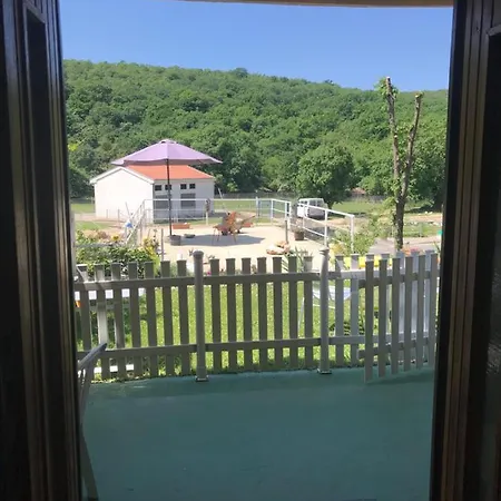 Апартаменты Redhill *