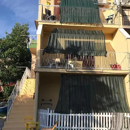Redhill Apartman
