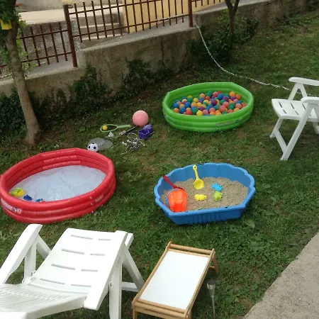 Redhill * Нови-Винодолски